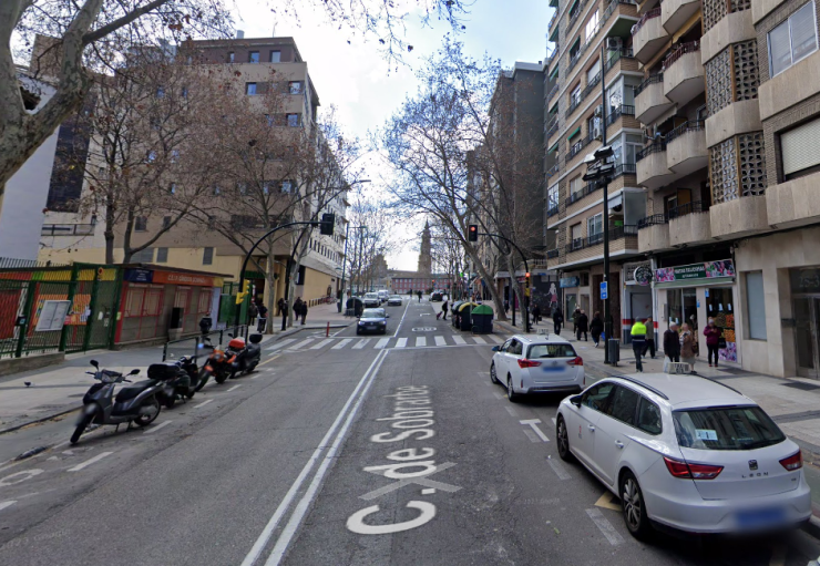 El accidente tuvo lugar en la calle Sobrarbe de Zaragoza. / Google Maps.