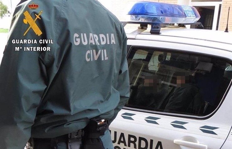 La Guardia Civil ha detenido a tres personas por el robo de valla perimetral. / Europa Press