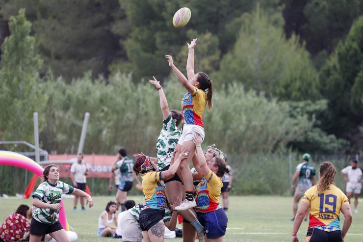Una imagen de uno de los partidos disputados el pasado fin de semana. Fotos: Quebrantahuesos Rugby Club