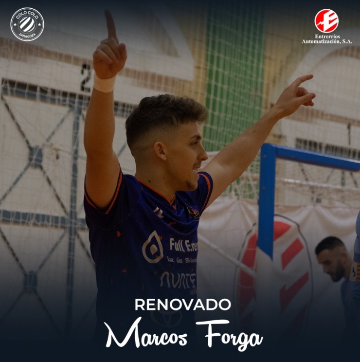 Marcos Forga celebra un gol con el Colo Colo Zaragoza.