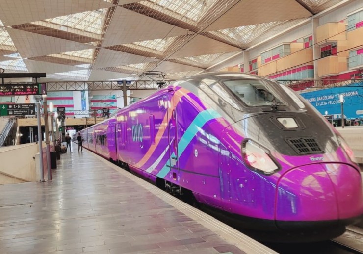 El pasado 21 de mayo Renfe puso en circulación en esta línea los nuevos trenes S106. / Europa Press