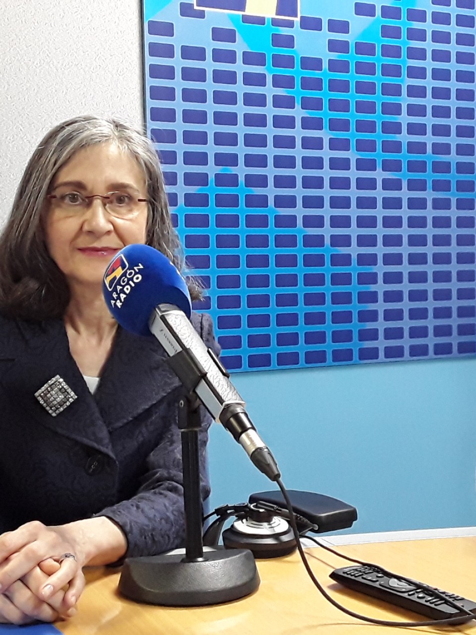 Imagen María Dubón en una de sus visitas a Aragón Radio [plano 2]